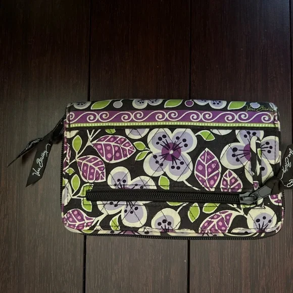 Vera Bradley wallet purple plum petals zip shut 5 x 8 toggle - Picture 2 of 4